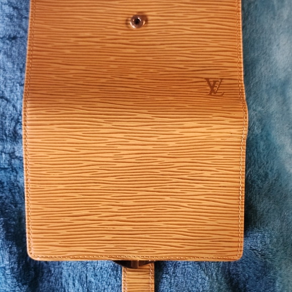 Louis Vuitton yellow with purple inside wallet - Picture 16 of 16